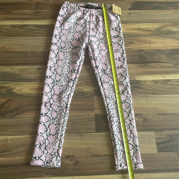 BNWT Just Cozy snake print leggings - Picture 4 of 8